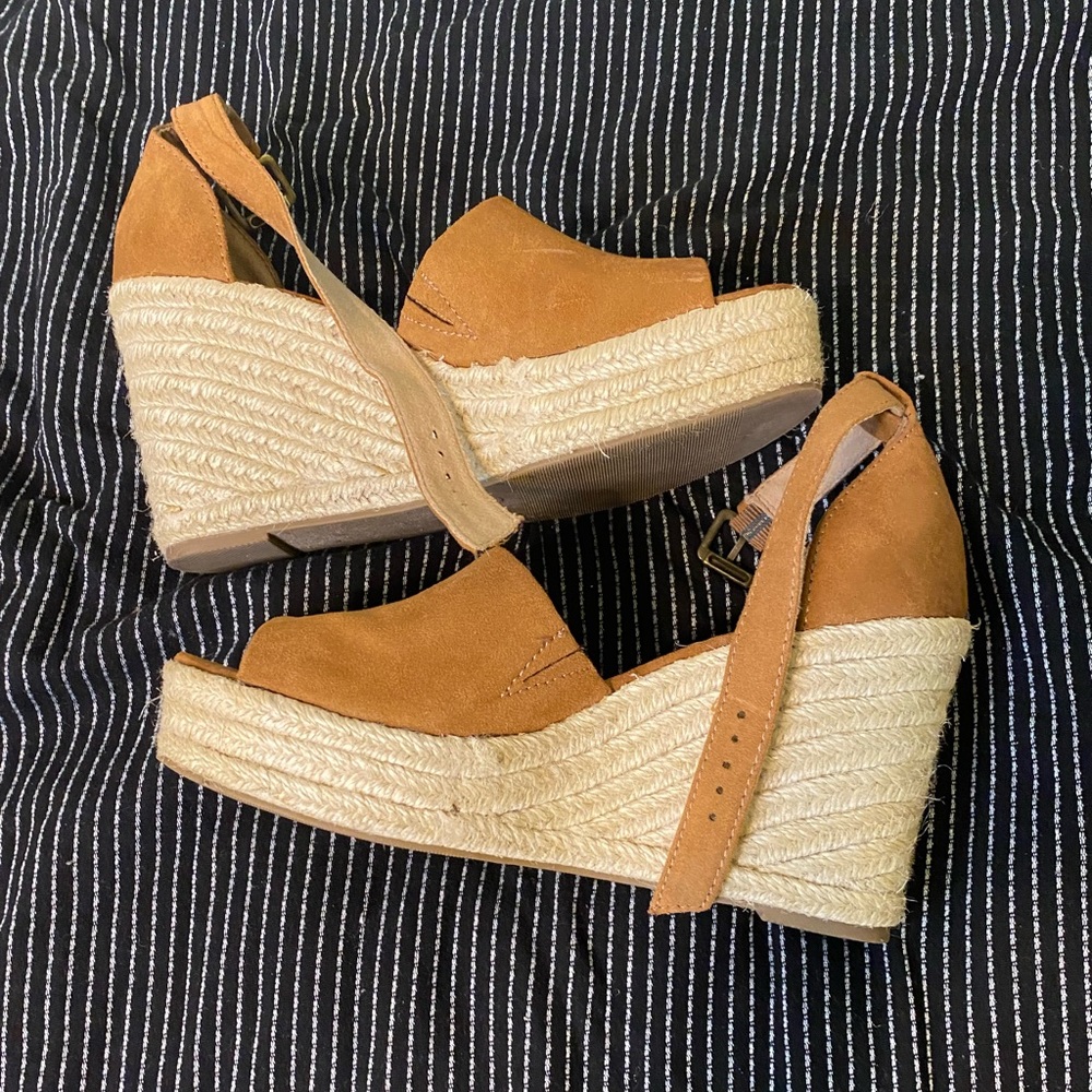 Tan wedges